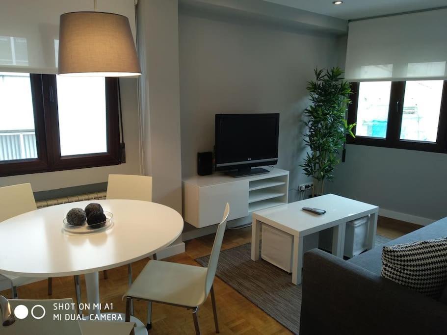 Moderno Apartamento en el Centro. El Carmen WIFI Gijón Exterior foto